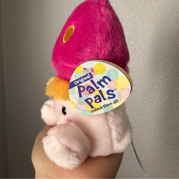 5” Palm Pal Favio Fluffy Mushroom 🍄 - Picture 3 of 5